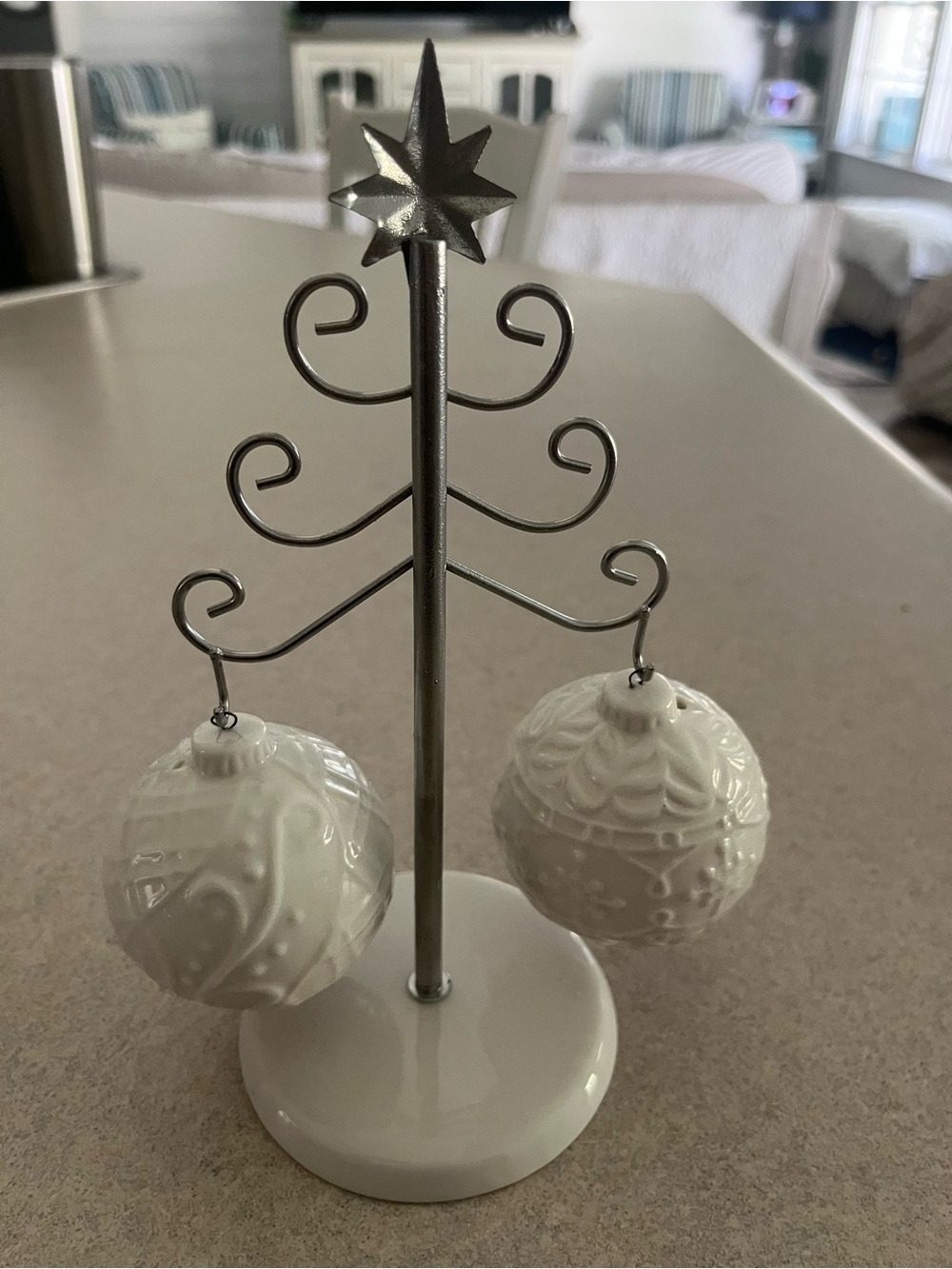 White Ceramic Christmas Ornament Salt and Pepper set with Metal Tree Stand